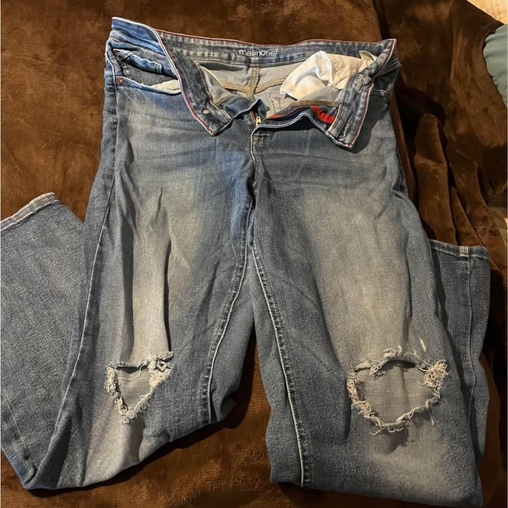 Stylish Blue Distressed Jeans